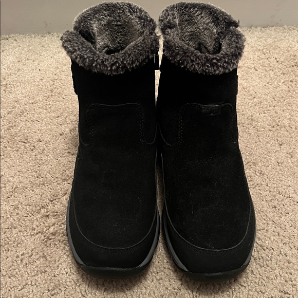 Easy Spirit Women’s Suede Mid Calf Winter Boots
6.5 - Picture 6 of 9